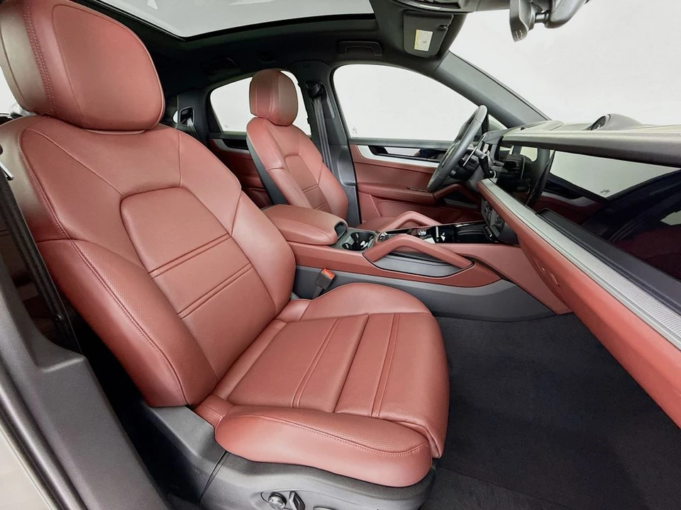 2026 Porsche 9Y0/9Y3 Cayenne Coupe - Image 30 of 31