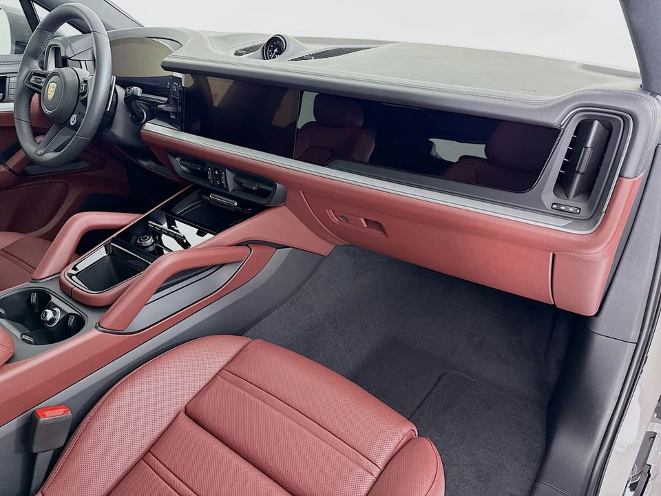 2026 Porsche 9Y0/9Y3 Cayenne Coupe - Image 31 of 31