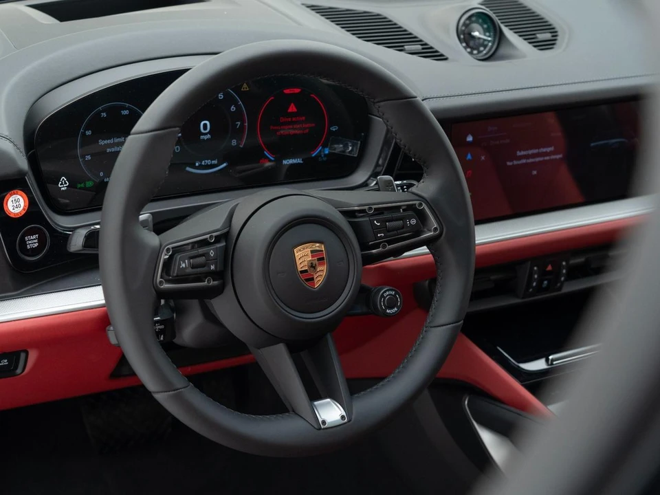 2026 Porsche 9Y0/9Y3 Cayenne Coupe - Image 19 of 31