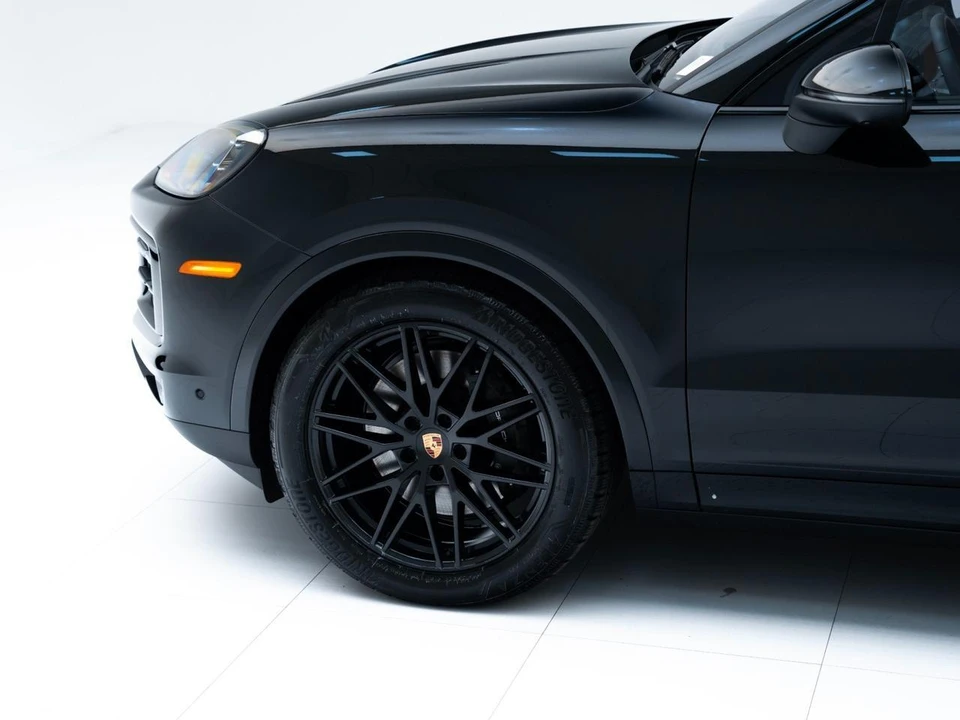 2026 Porsche 9Y0/9Y3 Cayenne Coupe - Image 11 of 31