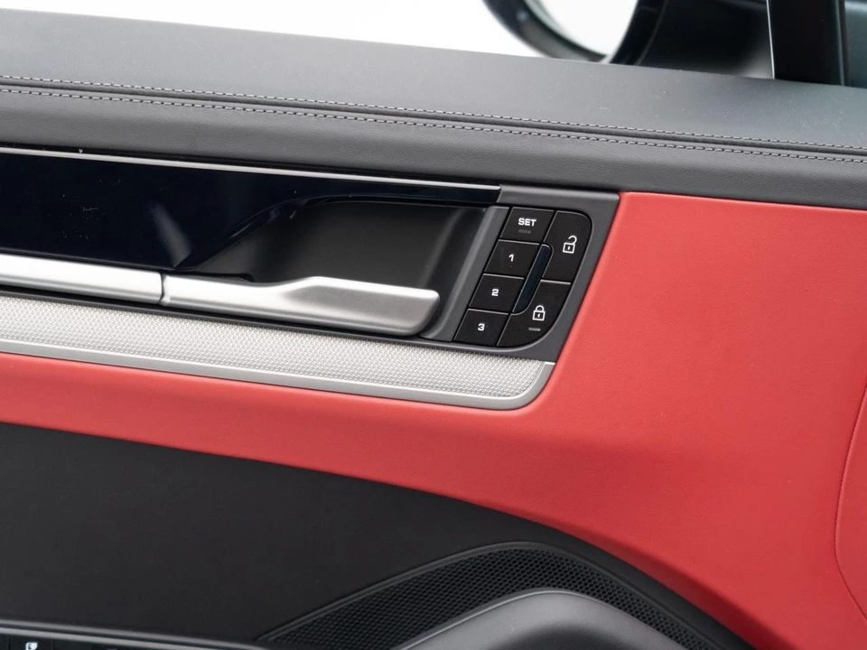 2026 Porsche 9Y0/9Y3 Cayenne Coupe - Image 21 of 31