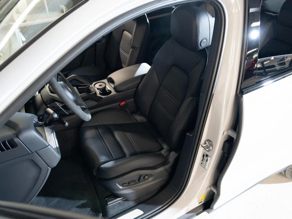 2026 Porsche 9Y0/9Y3 Cayenne Coupe - Image 5 of 28