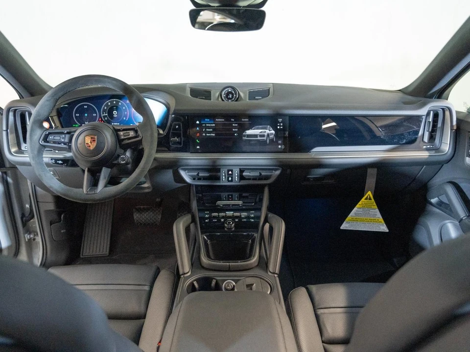 2026 Porsche 9Y0/9Y3 Cayenne Coupe - Image 26 of 28