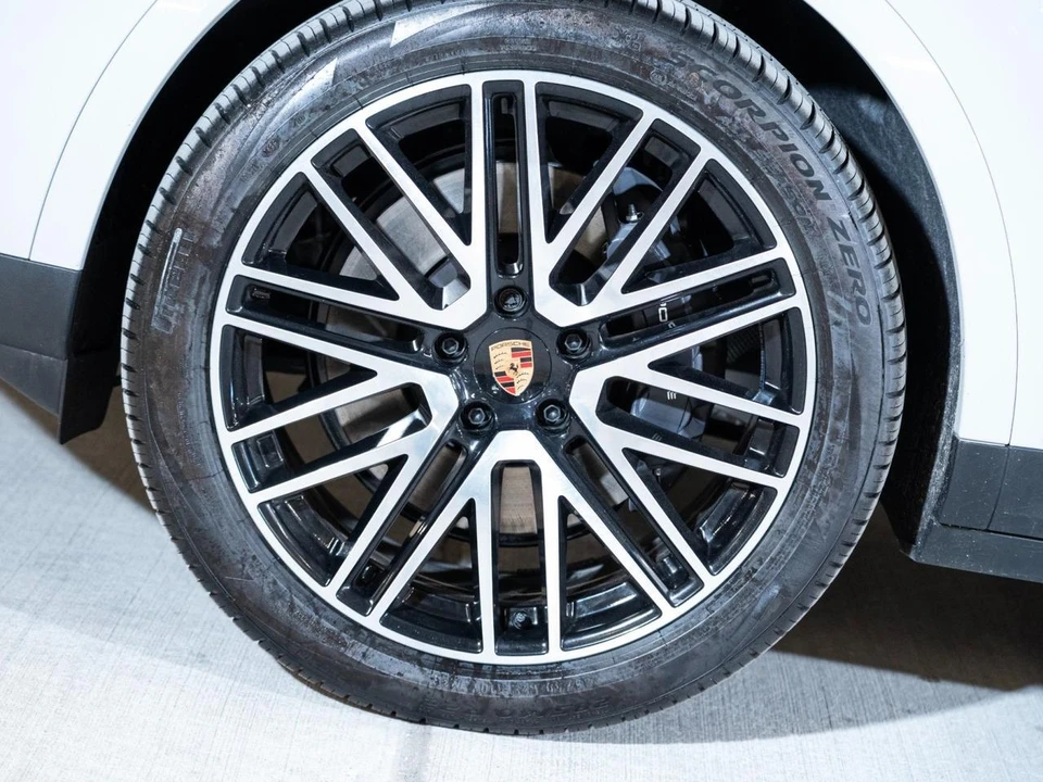 2026 Porsche 9Y0/9Y3 Cayenne Coupe - Image 11 of 28
