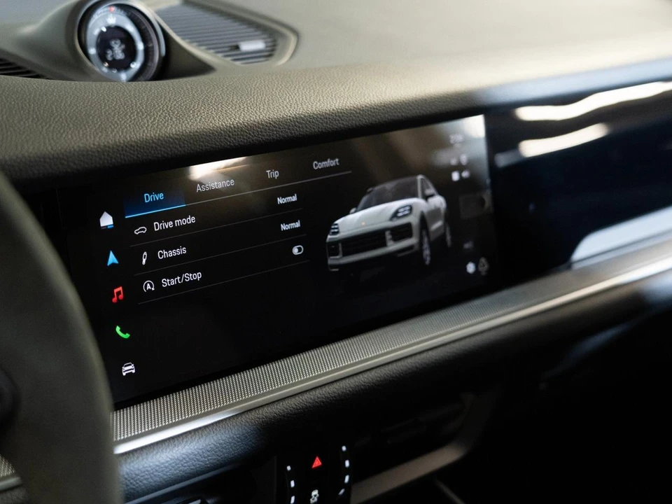 2026 Porsche 9Y0/9Y3 Cayenne Coupe - Image 21 of 28