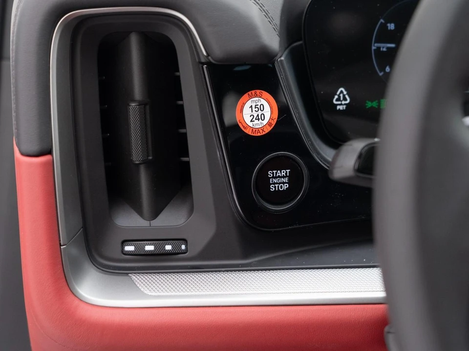 2026 Porsche 9Y0/9Y3 Cayenne Coupe - Image 25 of 31