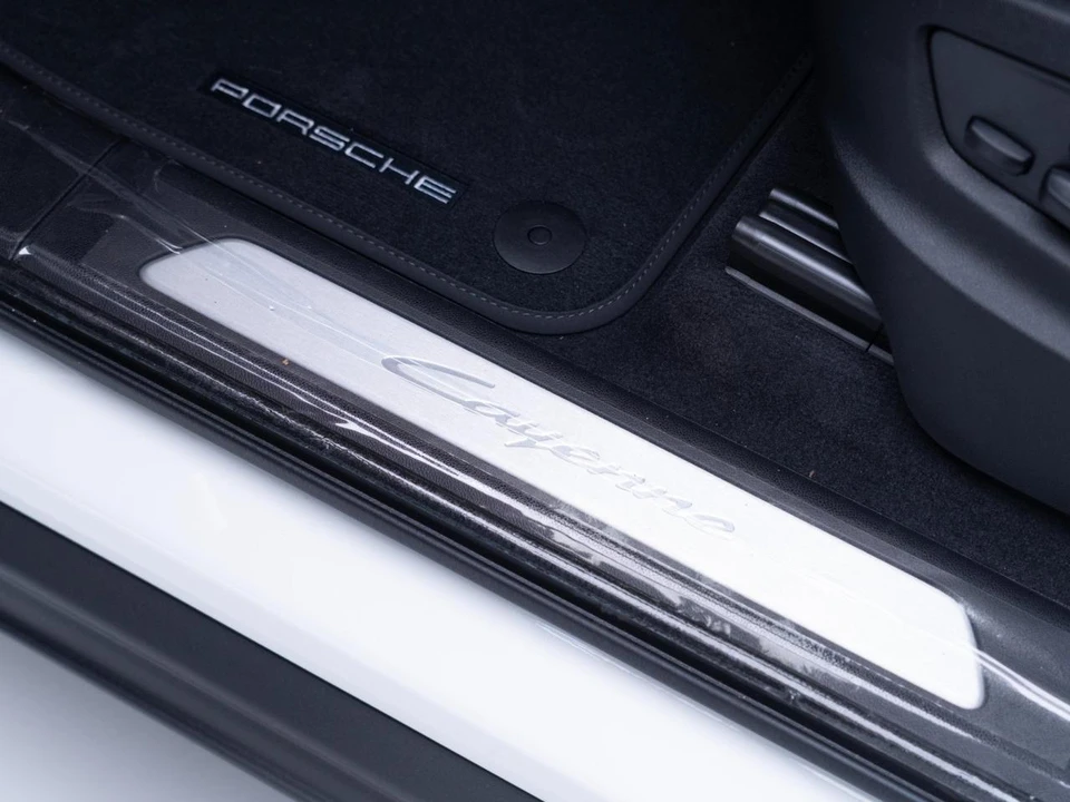 2026 Porsche 9Y0/9Y3 Cayenne Coupe - Image 14 of 31