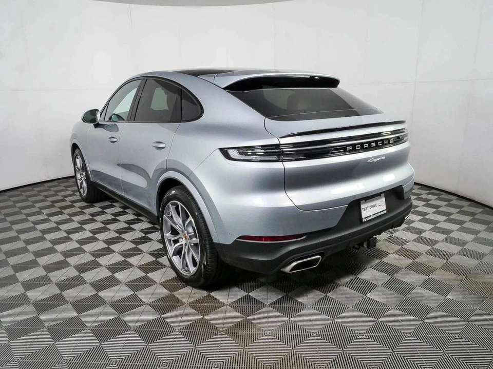 2026 Porsche 9Y0/9Y3 Cayenne Coupe - Image 3 of 5