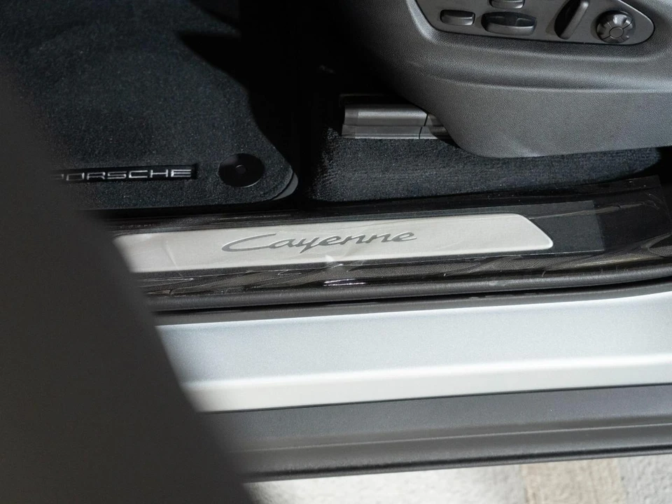 2026 Porsche 9Y0/9Y3 Cayenne Coupe - Image 12 of 29