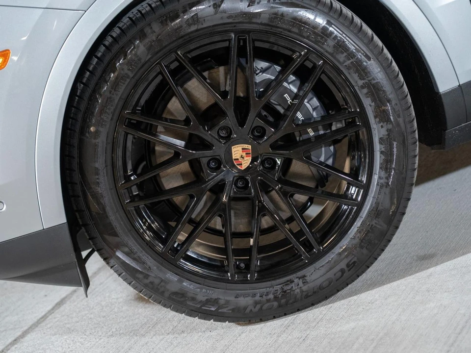 2026 Porsche 9Y0/9Y3 Cayenne Coupe - Image 11 of 29