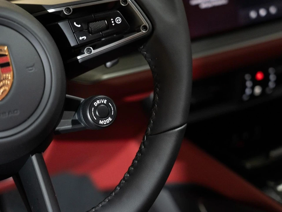 2026 Porsche 9Y0/9Y3 Cayenne Coupe - Image 23 of 29