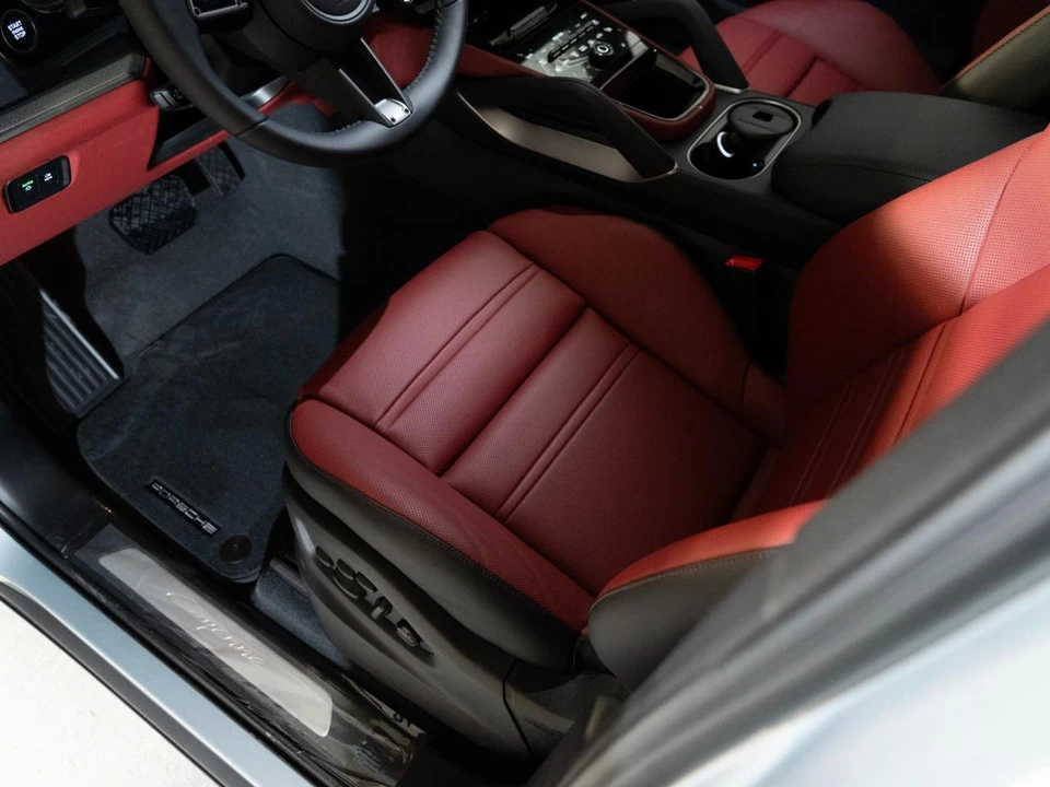 2026 Porsche 9Y0/9Y3 Cayenne Coupe - Image 15 of 29