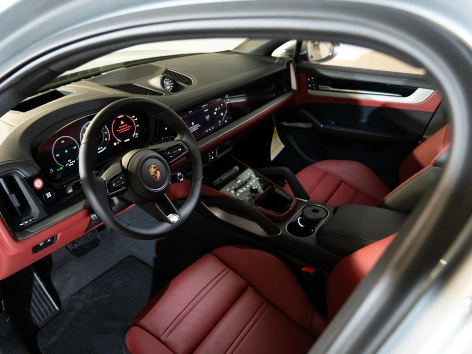 2026 Porsche 9Y0/9Y3 Cayenne Coupe - Image 4 of 29