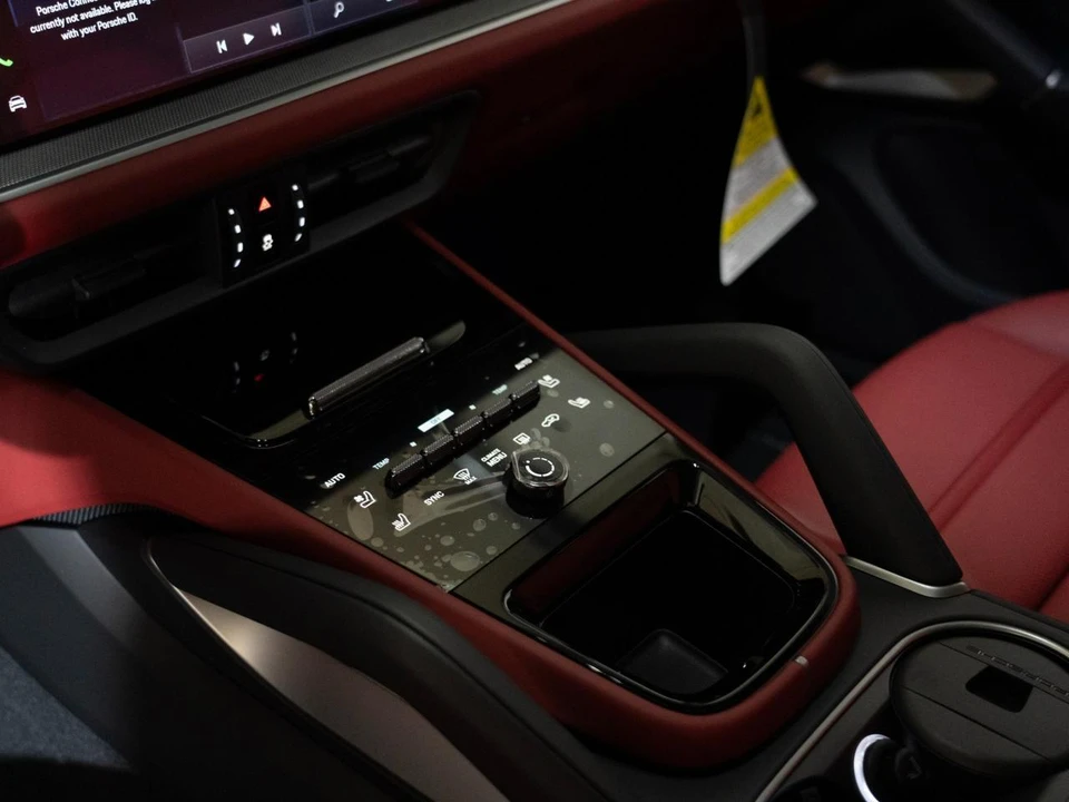 2026 Porsche 9Y0/9Y3 Cayenne Coupe - Image 22 of 29