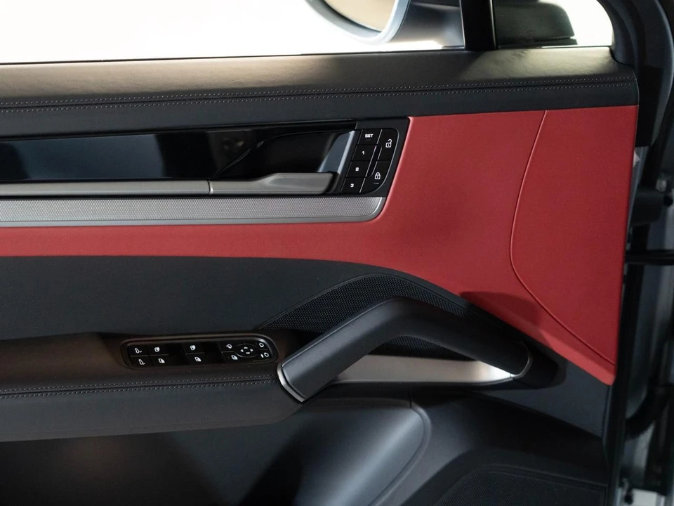 2026 Porsche 9Y0/9Y3 Cayenne Coupe - Image 18 of 29