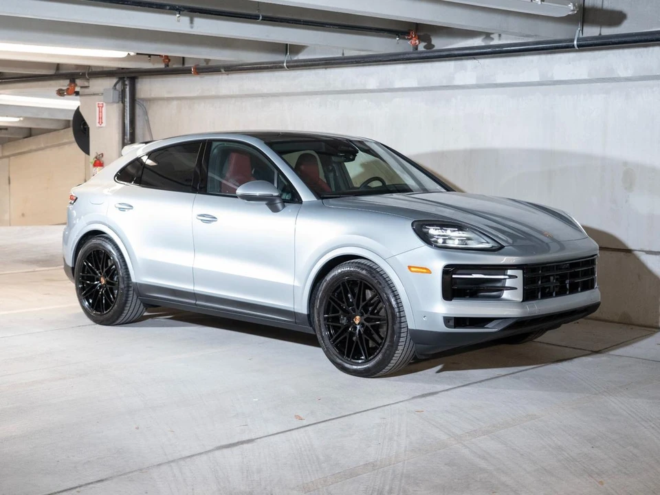 2026 Porsche 9Y0/9Y3 Cayenne Coupe - Image 7 of 29