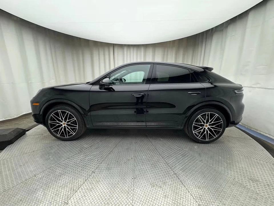2026 Porsche 9Y0/9Y3 Cayenne - Image 12 of 21