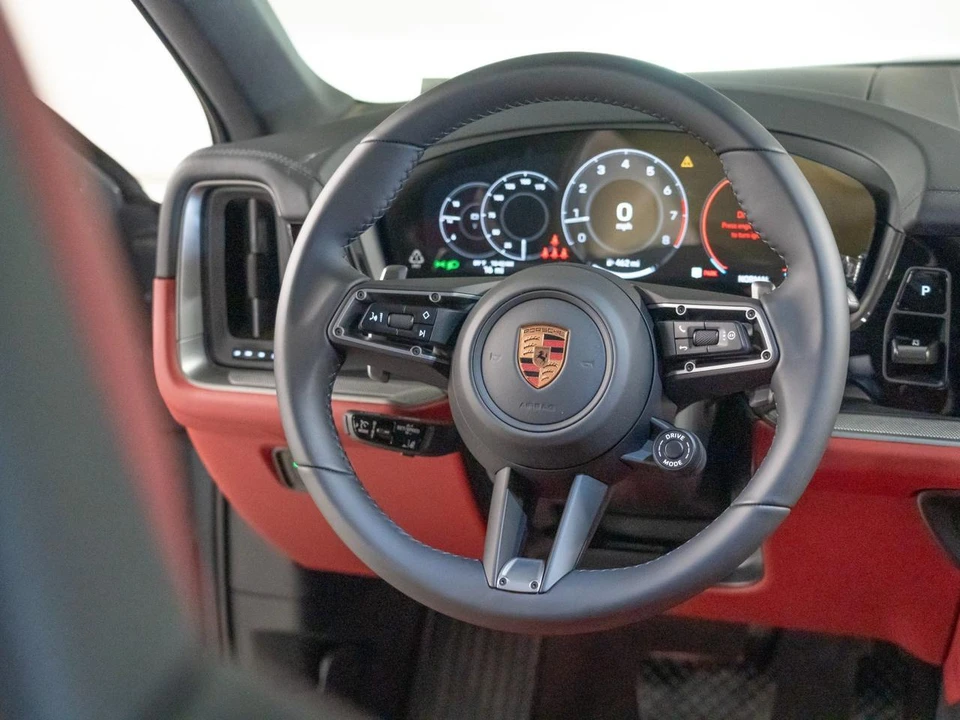 2026 Porsche 9Y0/9Y3 Cayenne Coupe - Image 27 of 29