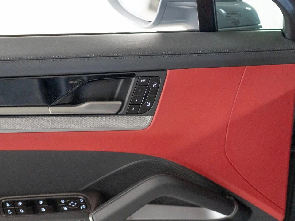 2026 Porsche 9Y0/9Y3 Cayenne Coupe - Image 17 of 29