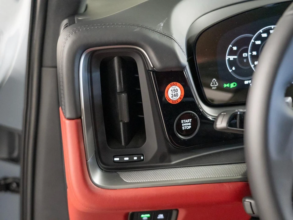 2026 Porsche 9Y0/9Y3 Cayenne Coupe - Image 24 of 29