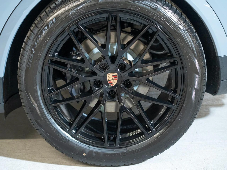 2026 Porsche 9Y0/9Y3 Cayenne Coupe - Image 11 of 29