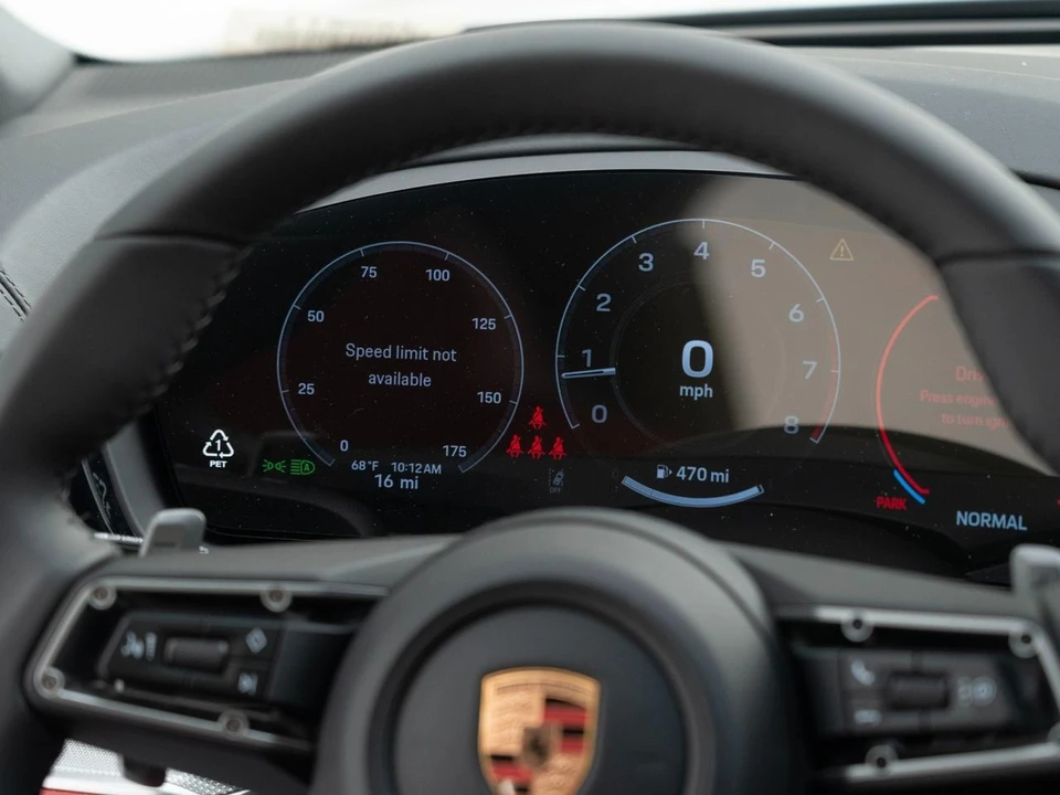 2026 Porsche 9Y0/9Y3 Cayenne Coupe - Image 31 of 31