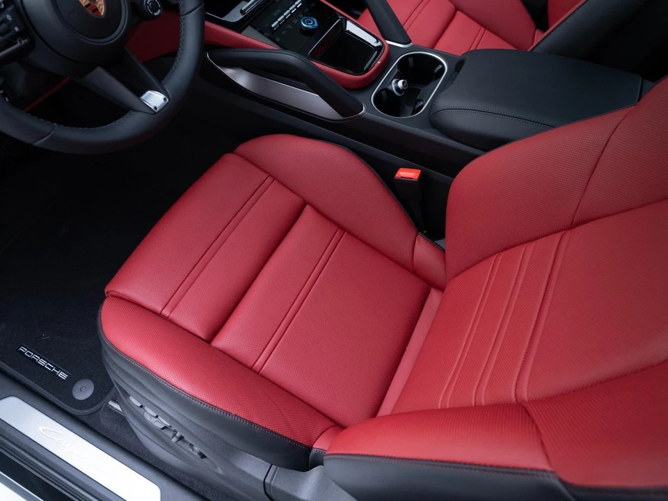 2026 Porsche 9Y0/9Y3 Cayenne Coupe - Image 16 of 31