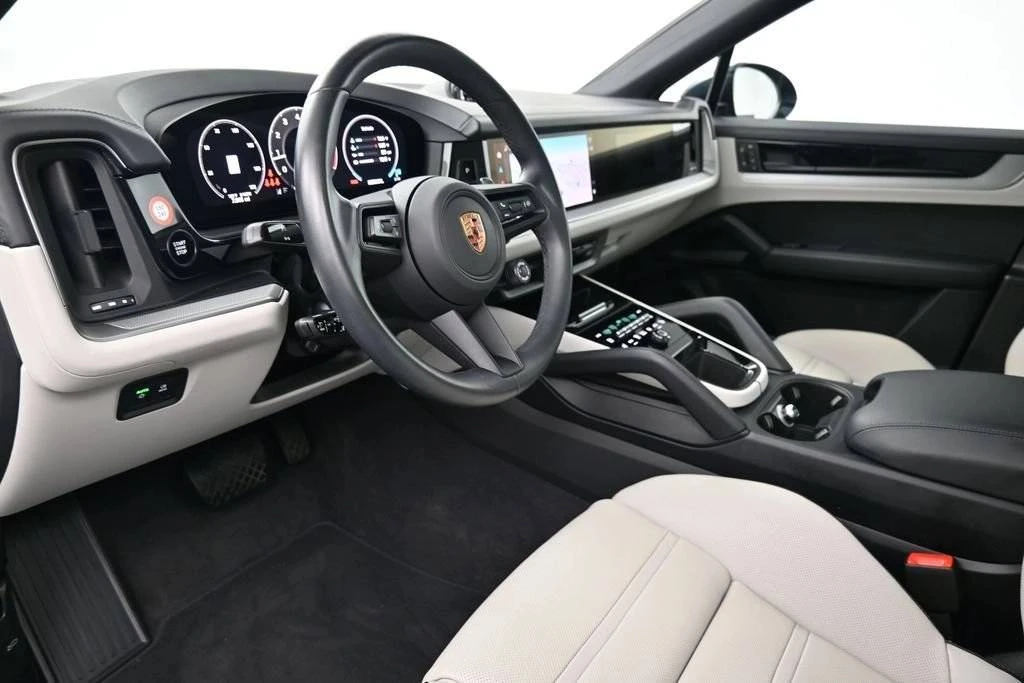2026 Porsche 9Y0/9Y3 Cayenne Coupe - Image 4 of 4
