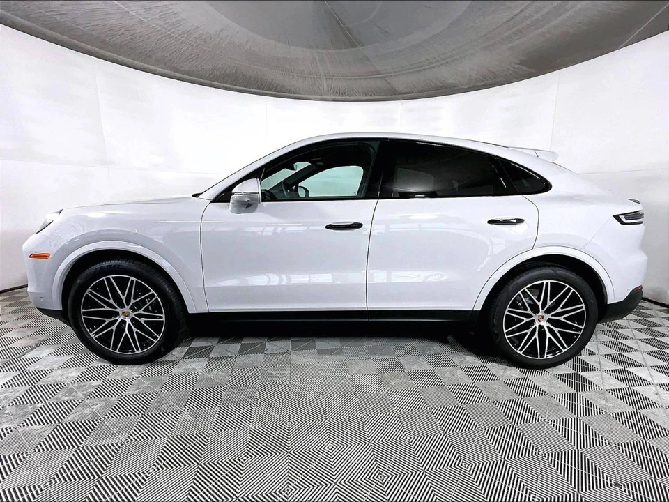 2026 Porsche 9Y0/9Y3 Cayenne Coupe - Image 2 of 5