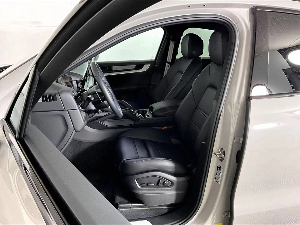 2026 Porsche 9Y0/9Y3 Cayenne Coupe - Image 5 of 5