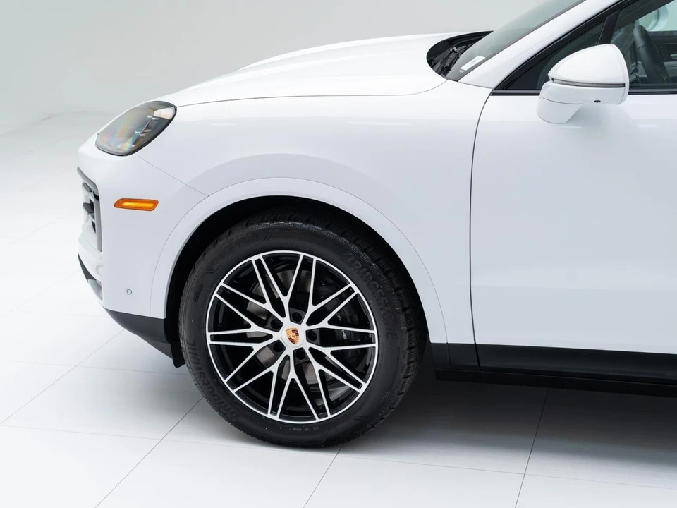 2026 Porsche 9Y0/9Y3 Cayenne Coupe - Image 11 of 31