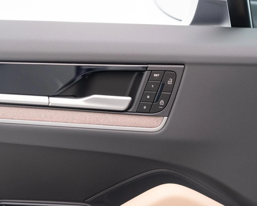 2026 Porsche 9Y0/9Y3 Cayenne Coupe - Image 20 of 31