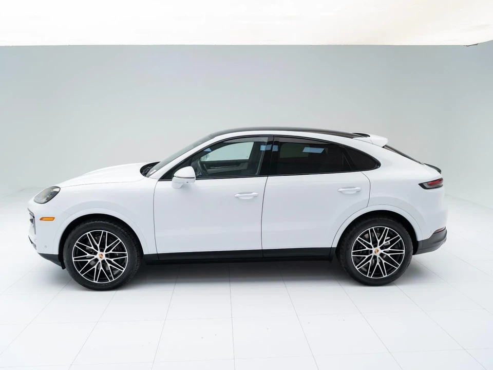 2026 Porsche 9Y0/9Y3 Cayenne Coupe - Image 2 of 31