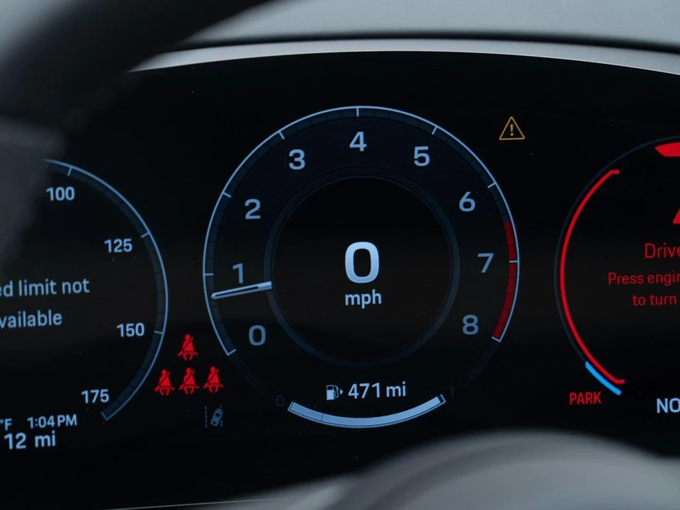 2026 Porsche Cayenne - Image 22 of 31