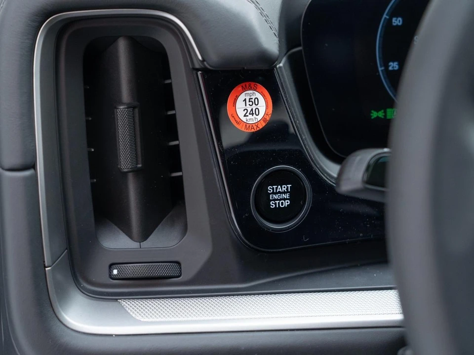2026 Porsche Cayenne - Image 27 of 31