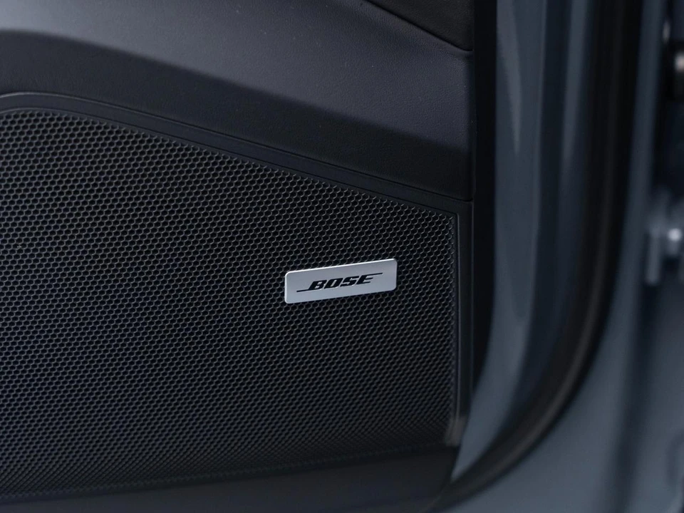 2026 Porsche Cayenne - Image 21 of 31