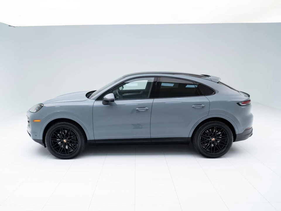 2026 Porsche Cayenne - Image 2 of 31
