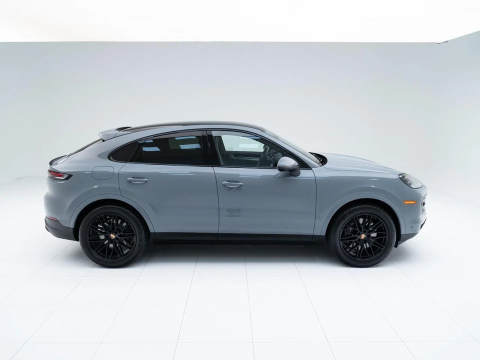 2026 Porsche Cayenne - Image 8 of 31