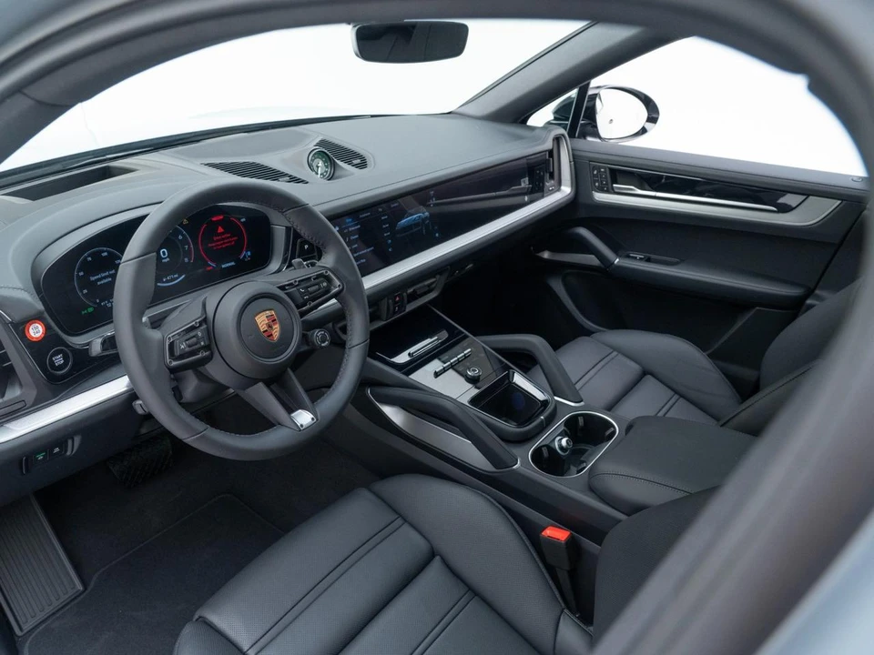 2026 Porsche Cayenne - Image 4 of 31