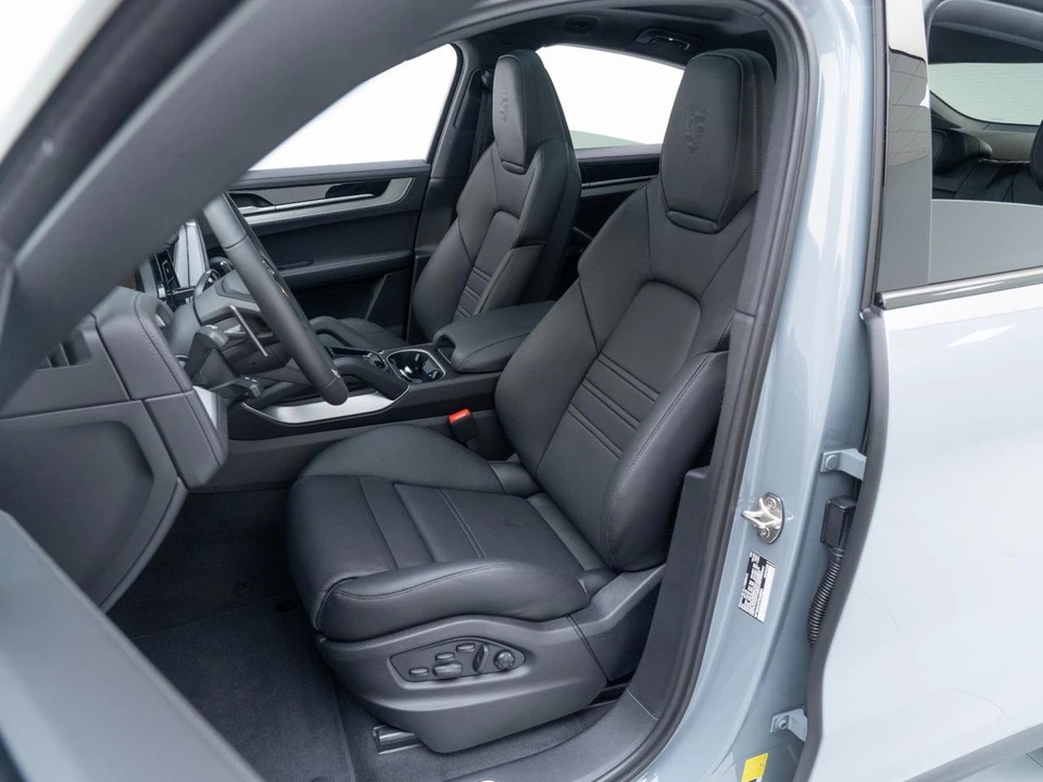 2026 Porsche Cayenne - Image 5 of 31