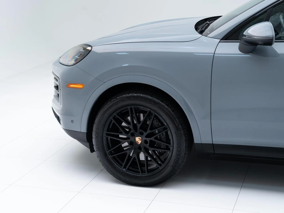 2026 Porsche Cayenne - Image 11 of 31