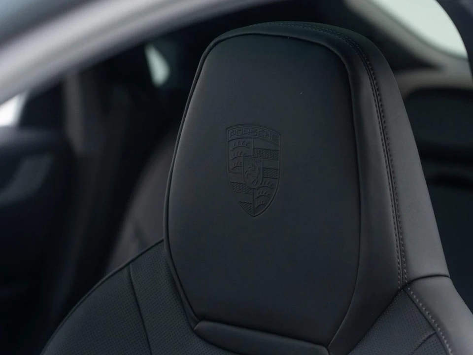 2026 Porsche Cayenne - Image 17 of 31