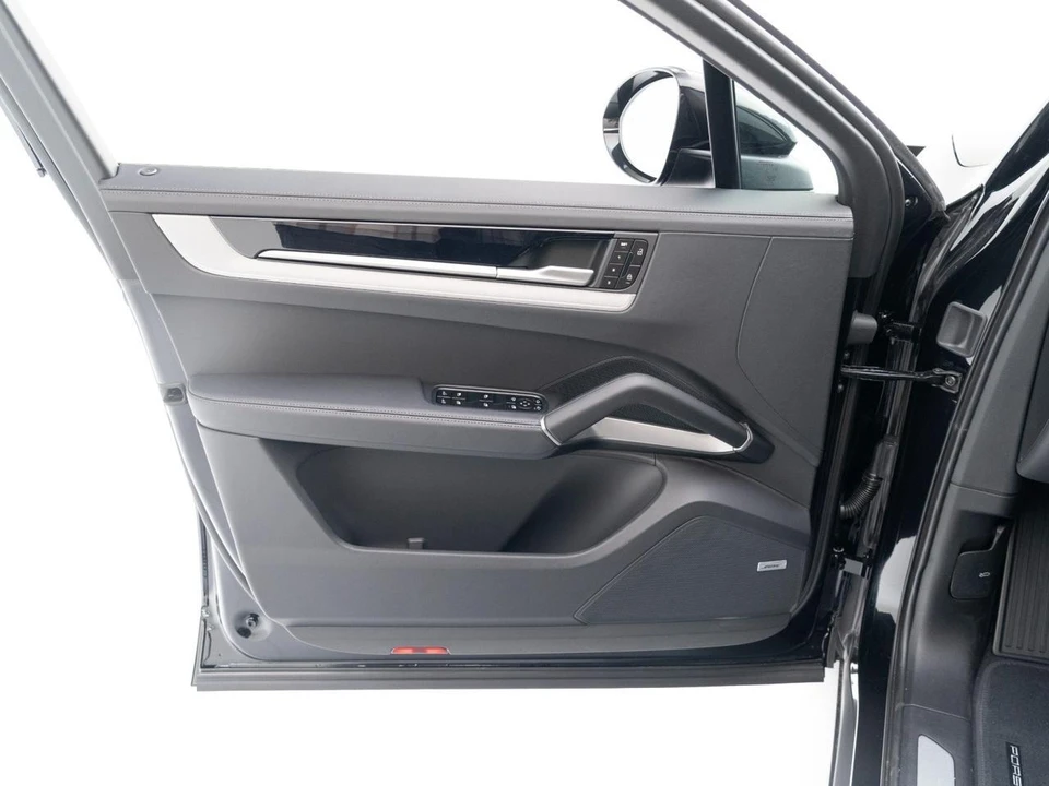 2026 Porsche 9Y0/9Y3 Cayenne Coupe - Image 21 of 31