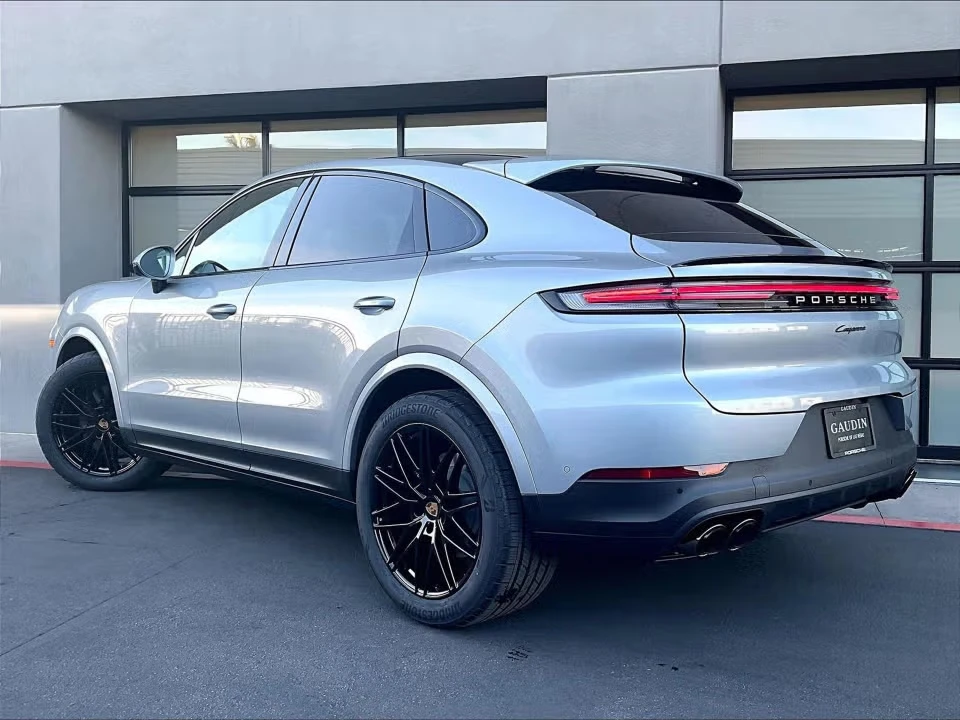 2026 Porsche 9Y0/9Y3 Cayenne - Image 19 of 21