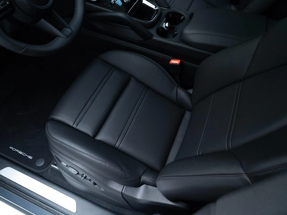 2026 Porsche 9Y0/9Y3 Cayenne Coupe - Image 16 of 31