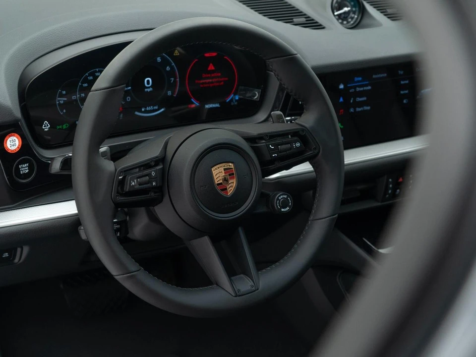 2026 Porsche 9Y0/9Y3 Cayenne Coupe - Image 19 of 31