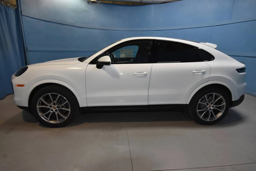2026 Porsche 9Y0/9Y3 Cayenne Coupe - Image 2 of 4