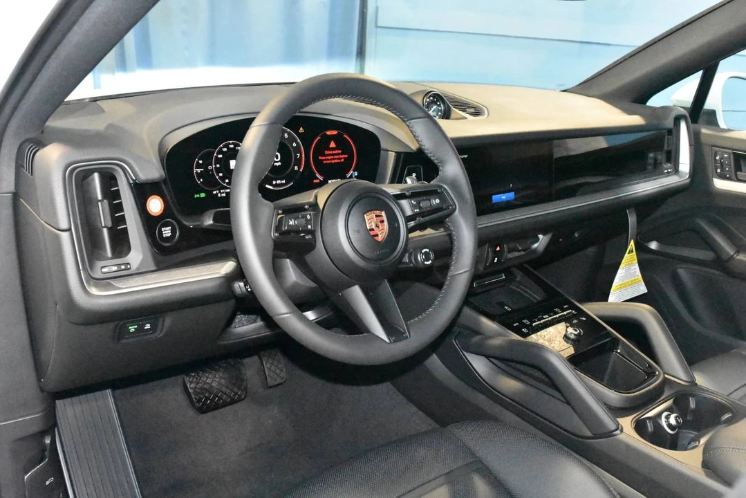 2026 Porsche 9Y0/9Y3 Cayenne Coupe - Image 4 of 4