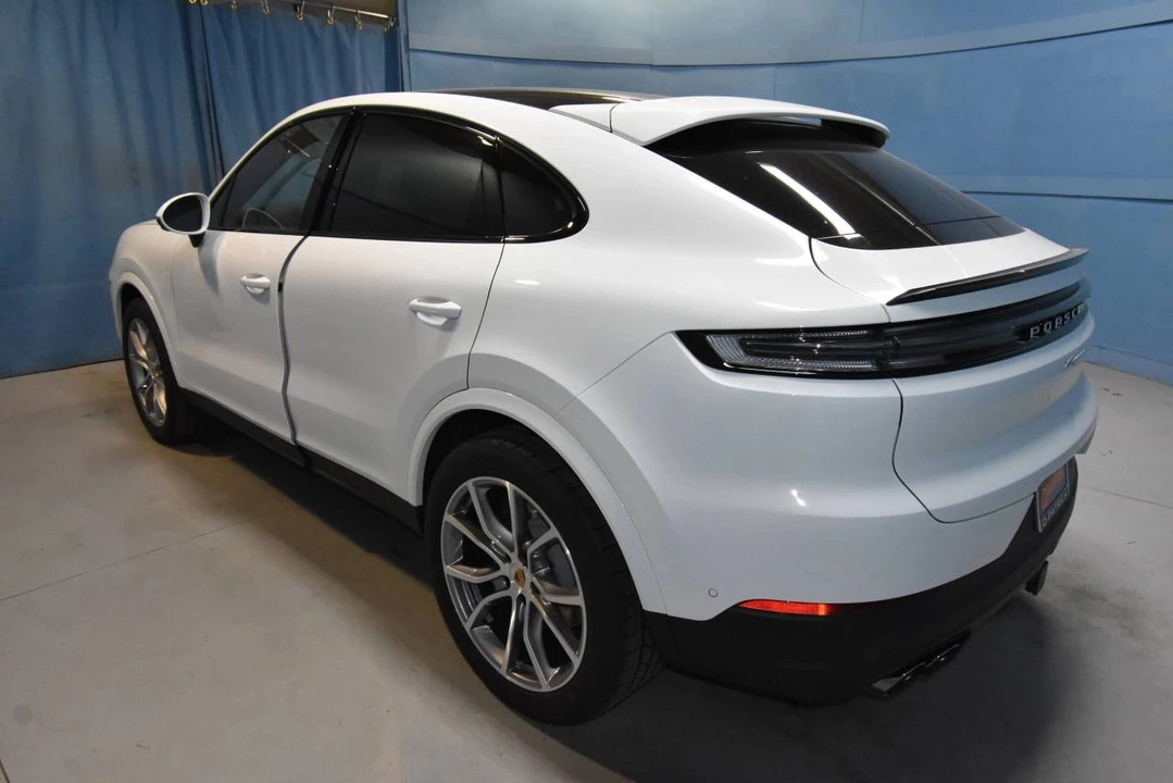 2026 Porsche 9Y0/9Y3 Cayenne Coupe - Image 3 of 4