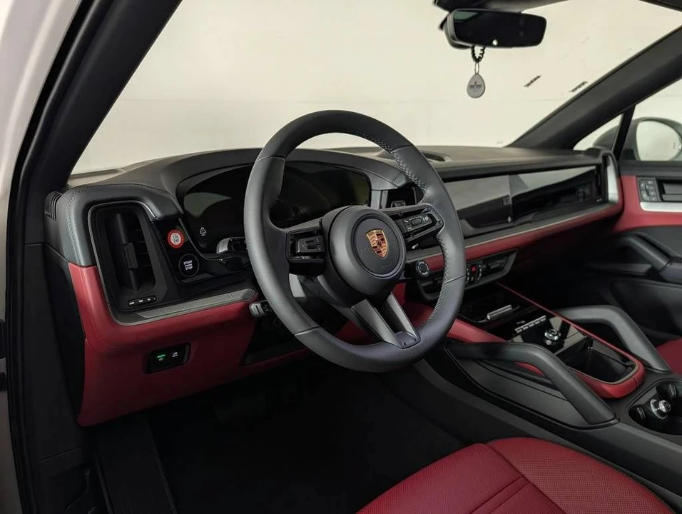 2026 Porsche 9Y0/9Y3 Cayenne Coupe - Image 4 of 5